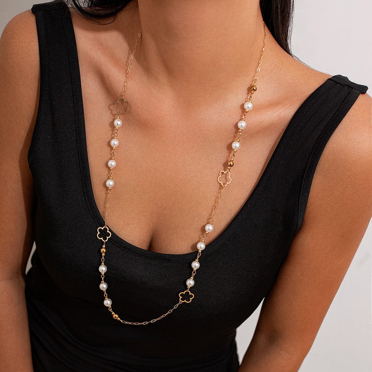 Elegant Gold Plated Hollow Flower Pearl Cable Chain Necklace