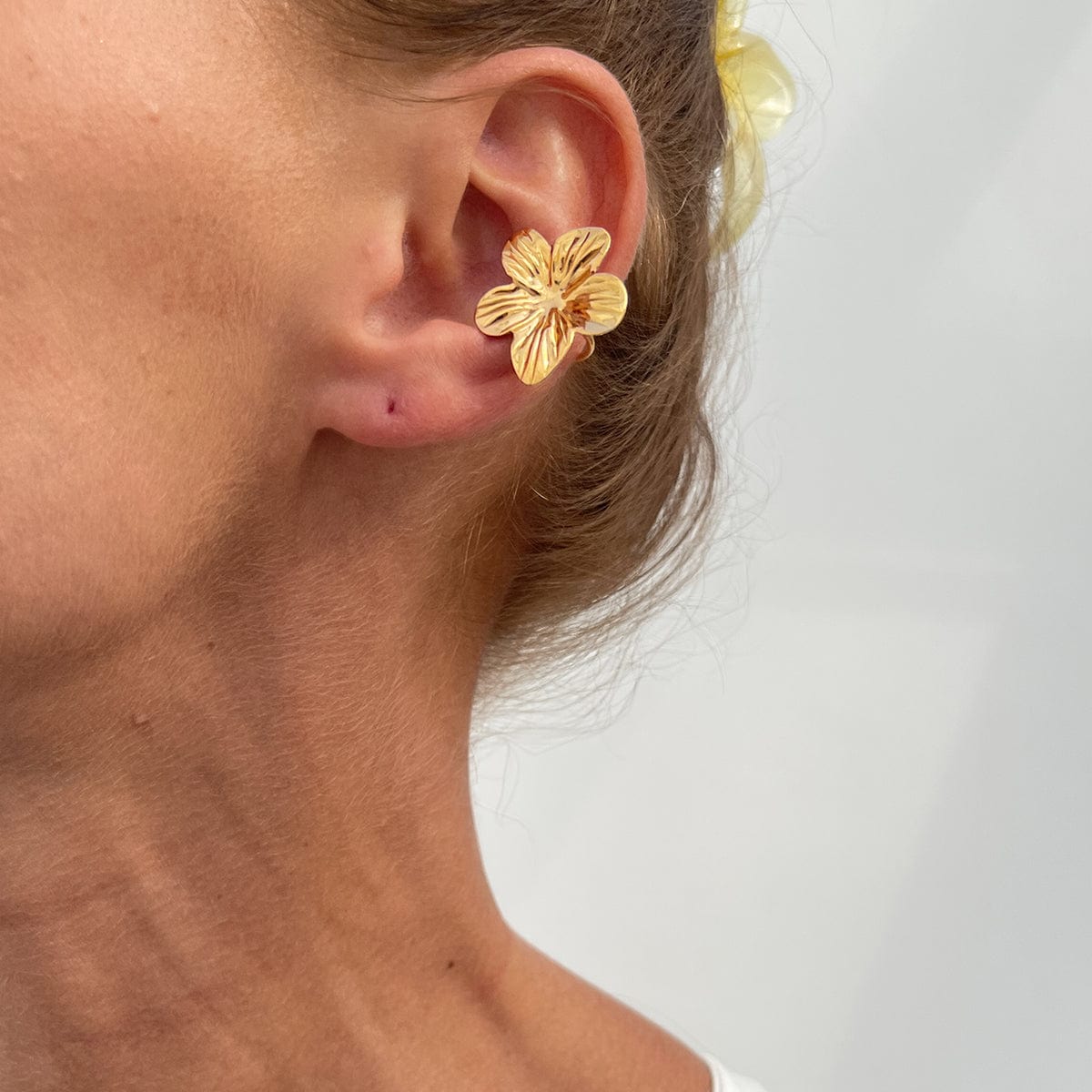 Elegant Gold Silver Tone Flower Ear Cuff Earring - ArtGalleryZen