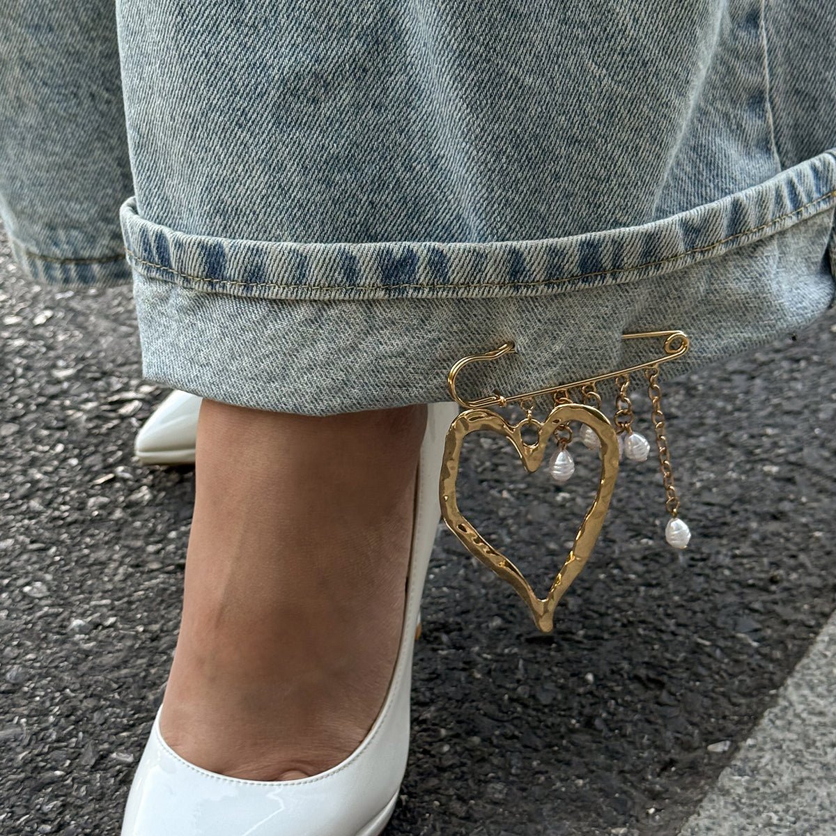 Elegant Hollow Heart Pearl Tassel Pin Brooch - ArtGalleryZen