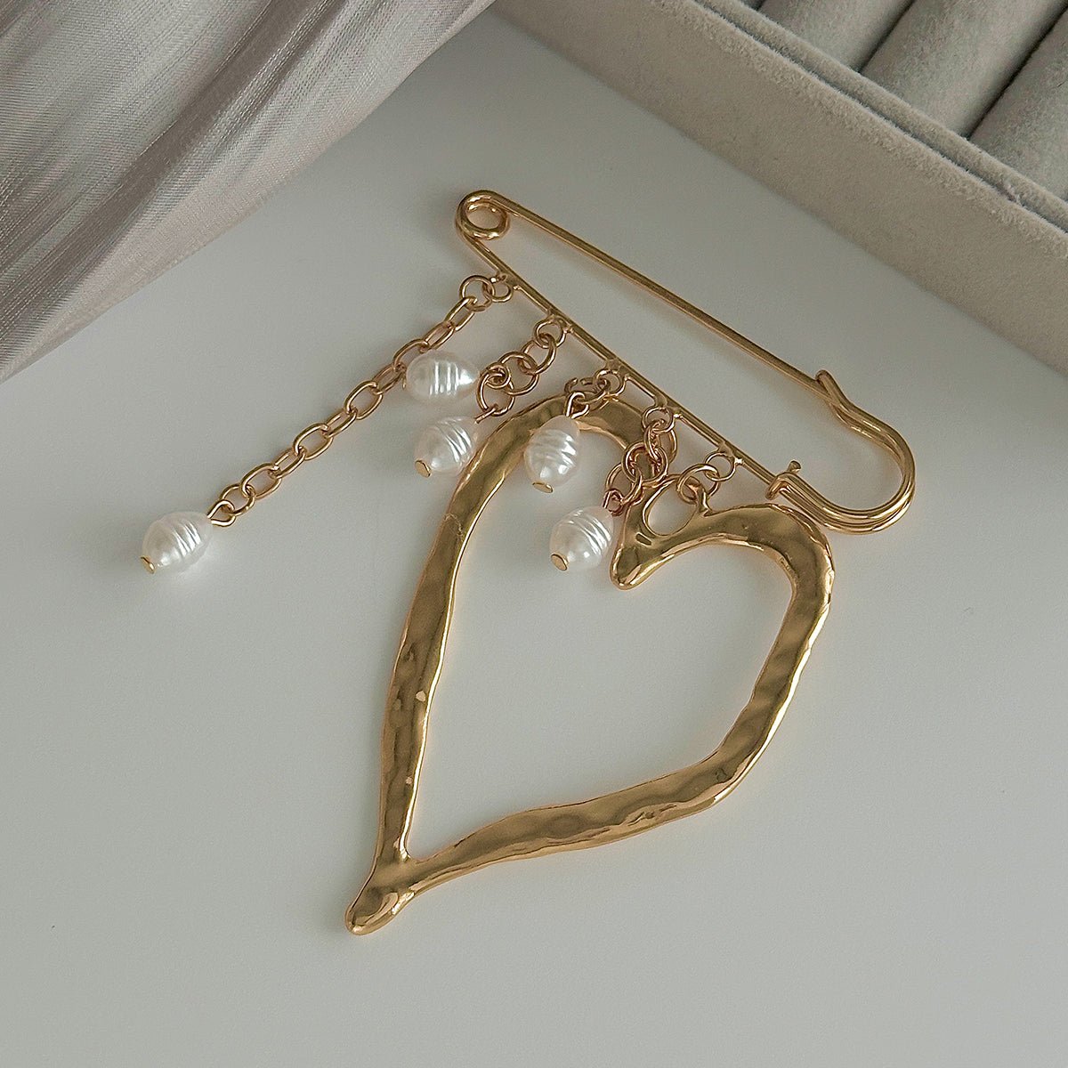 Elegant Hollow Heart Pearl Tassel Pin Brooch - ArtGalleryZen