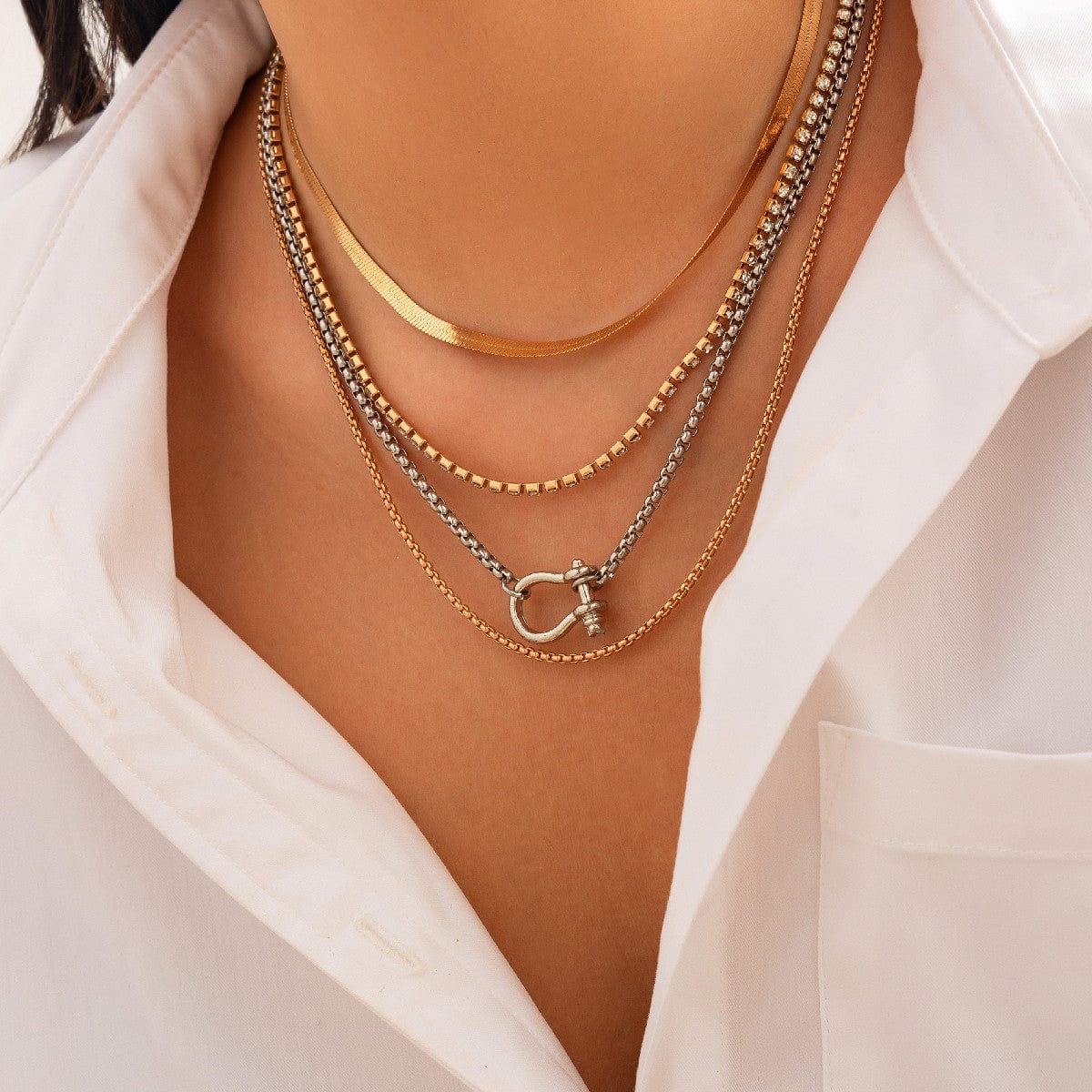 Elegant Layered Horseshoe Charm Snake Box Chain Necklace Set