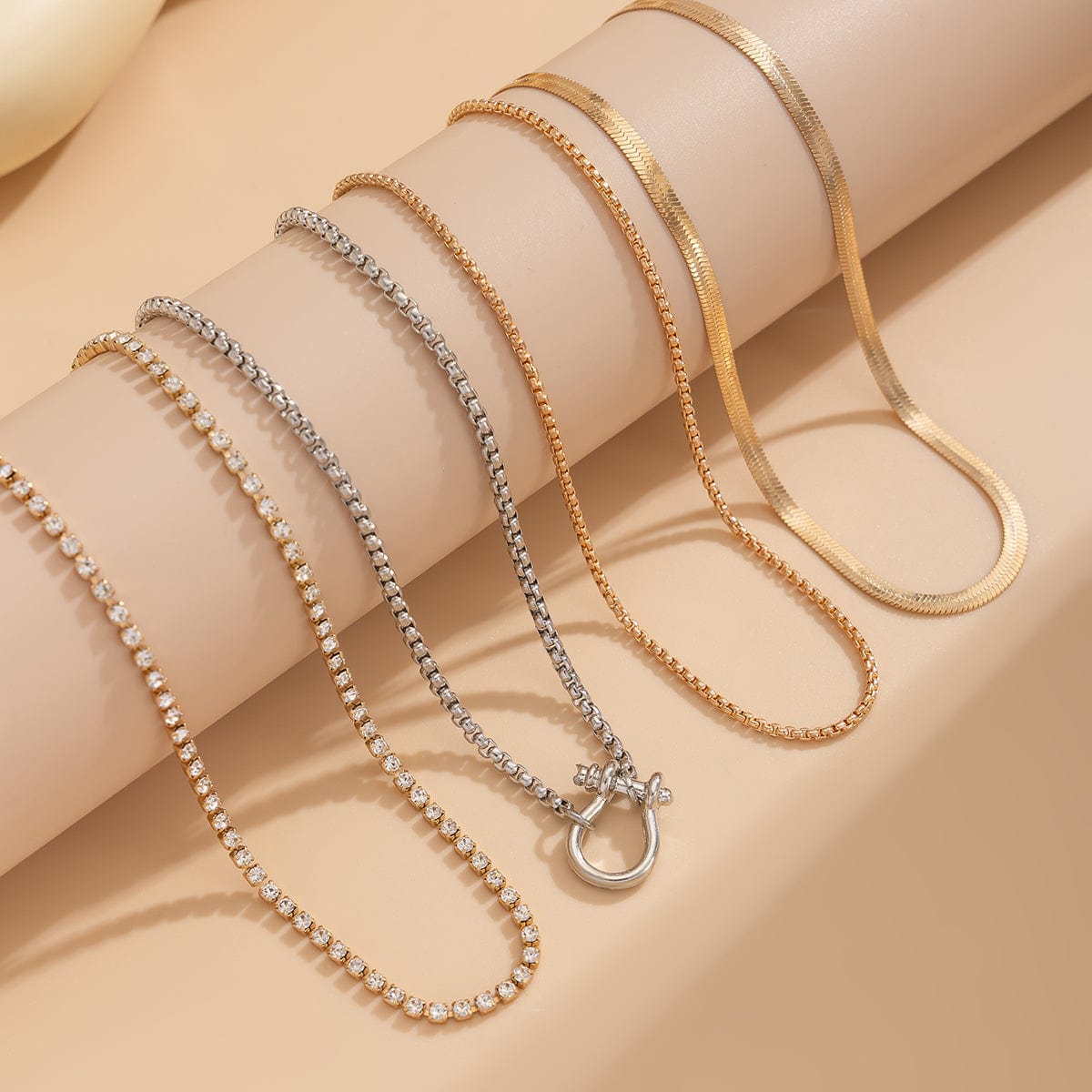 Elegant Layered Horseshoe Charm Snake Box Chain Necklace Set