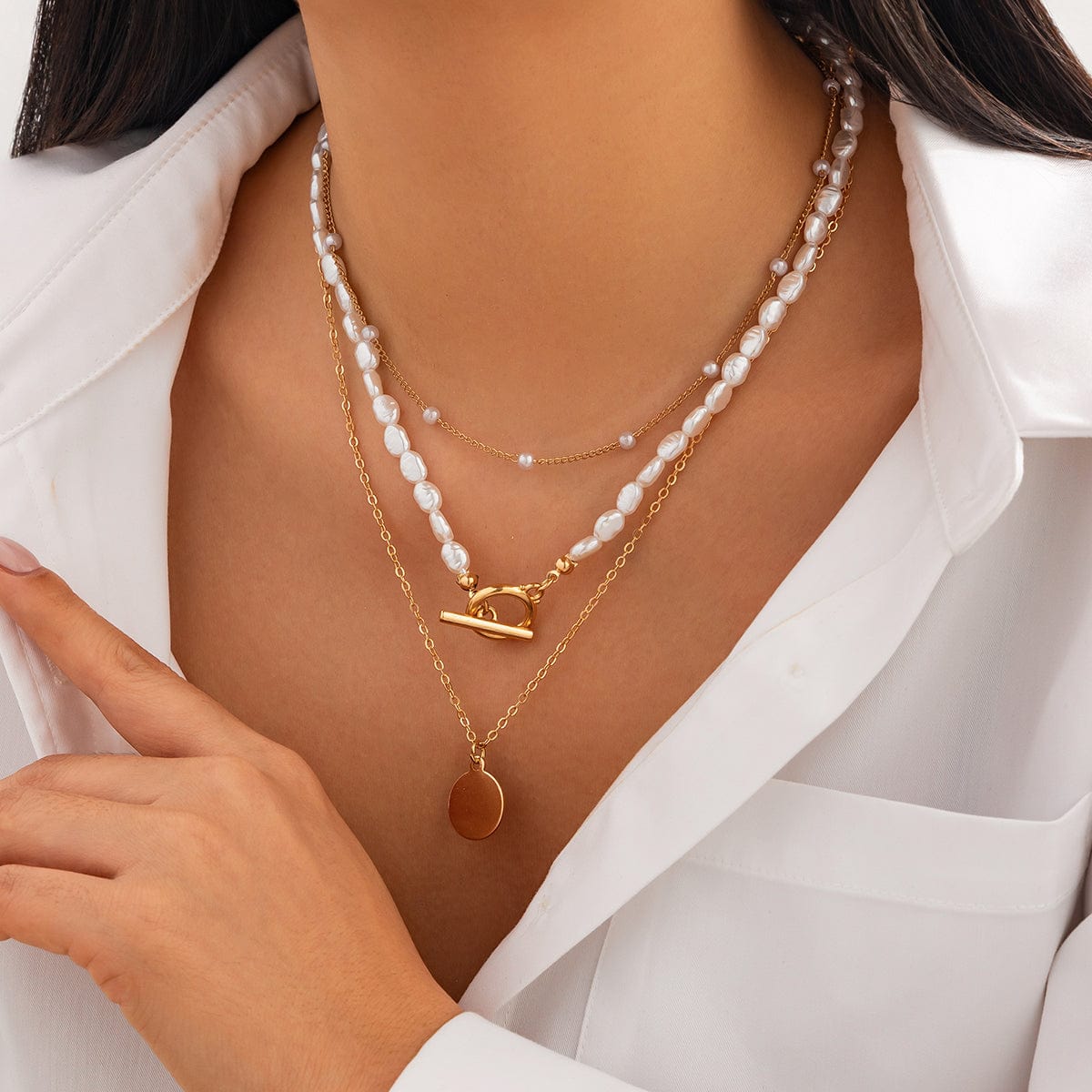 Elegant Layered Round Disk Pendant Irregular Pearl Chain Necklace Set