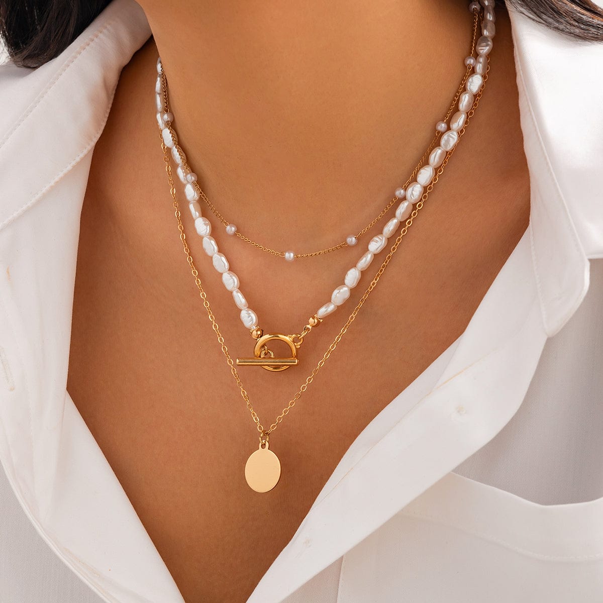 Elegant Layered Round Disk Pendant Irregular Pearl Chain Necklace Set