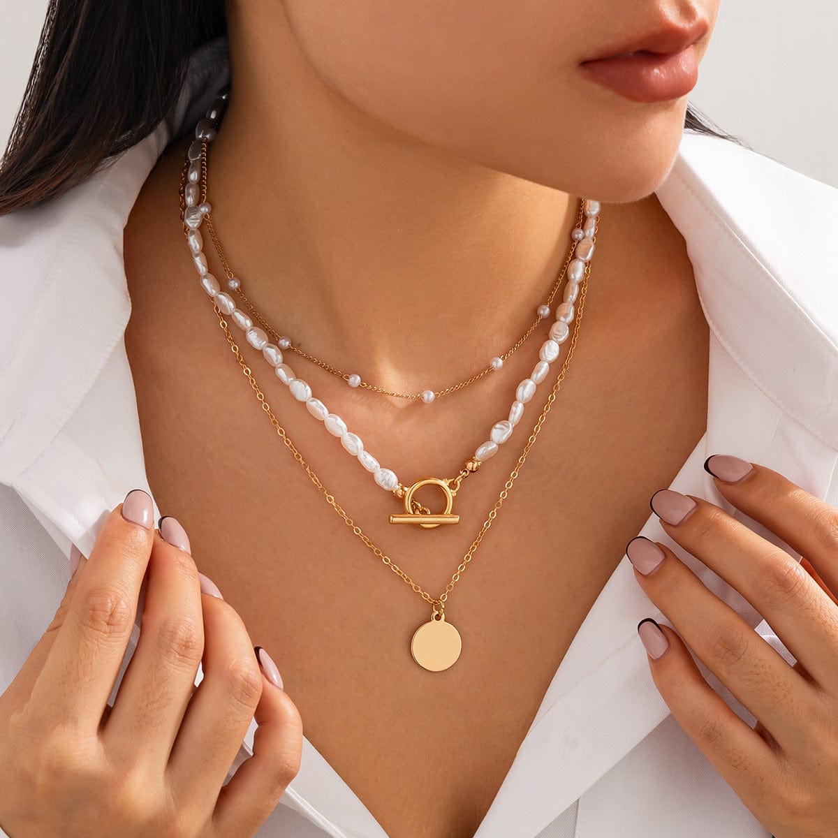 Elegant Layered Round Disk Pendant Irregular Pearl Chain Necklace Set