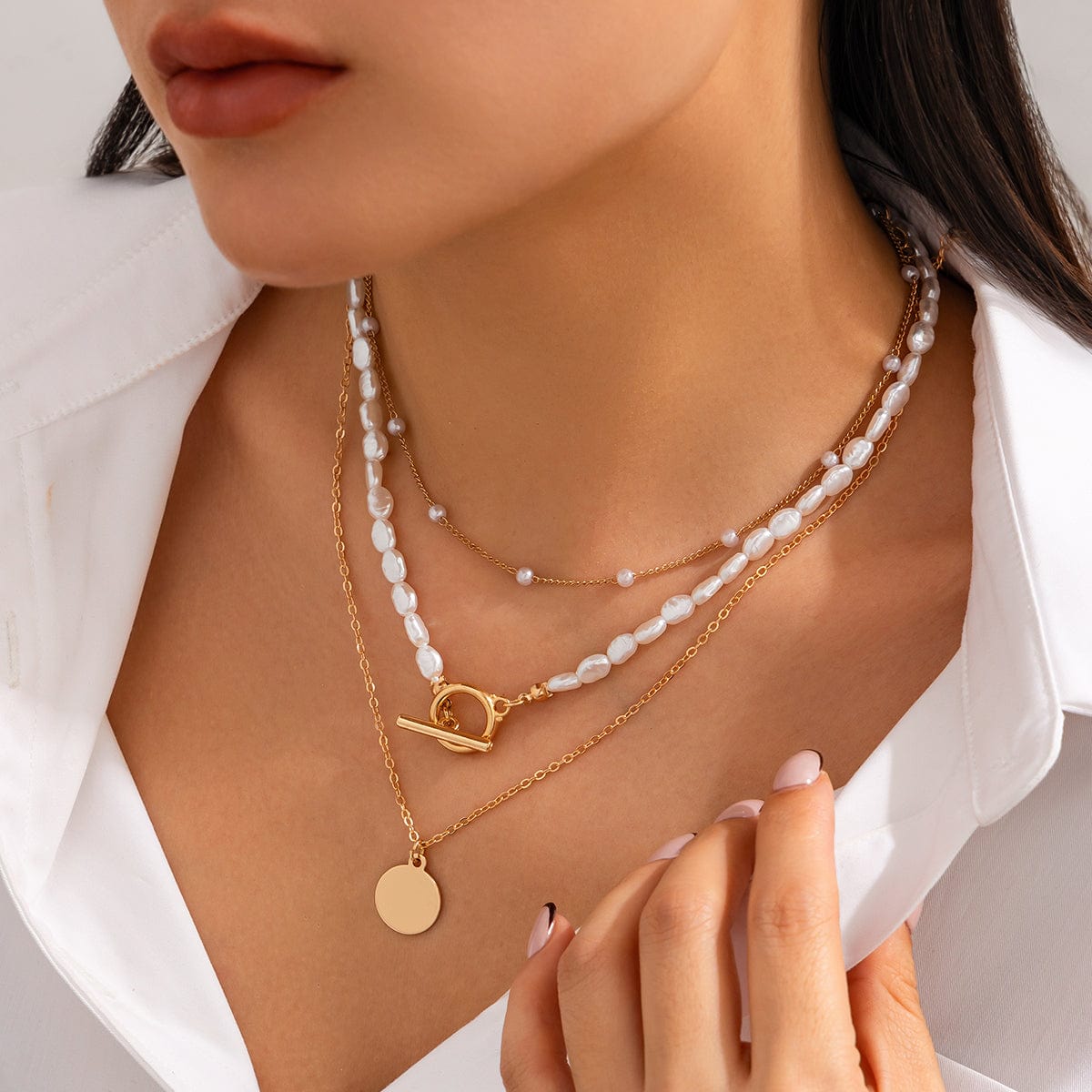 Elegant Layered Round Disk Pendant Irregular Pearl Chain Necklace Set