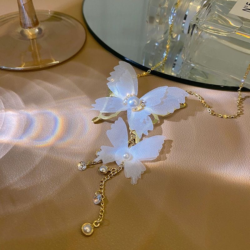 Elegant Meshed Butterfly Chain Necklace - ArtGalleryZen