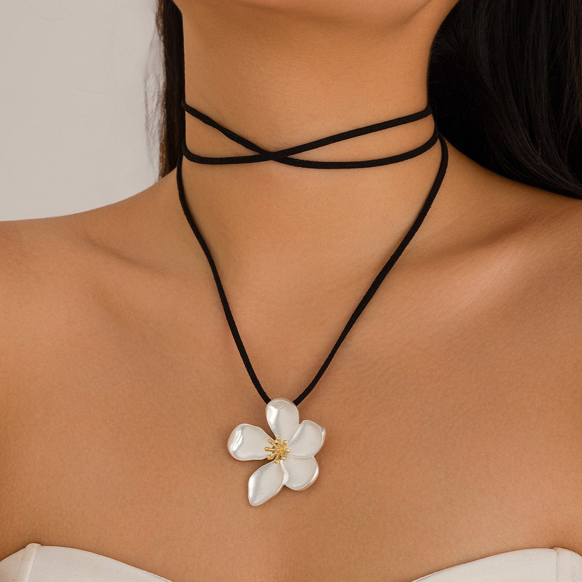 Elegant Metallic Flower Pendant Velvet Chocker Necklace