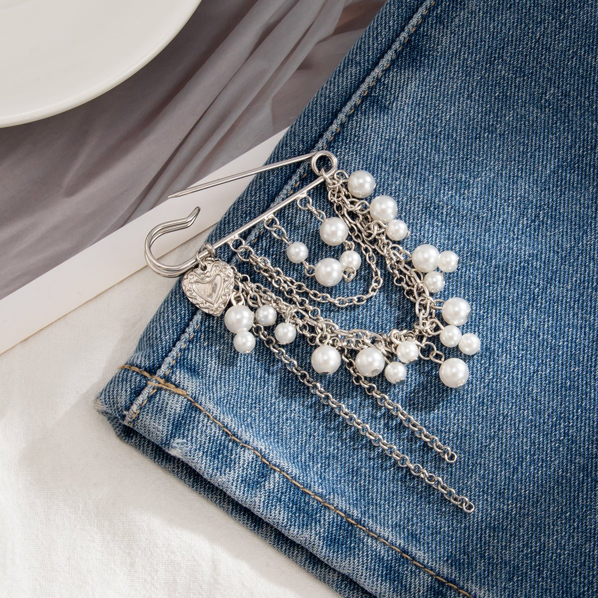 Elegant Pearl Heart Tassel Trouser Pin - ArtGalleryZen