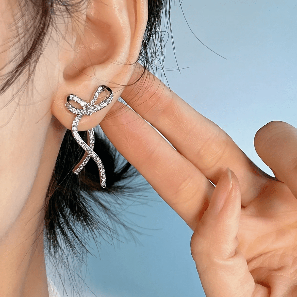 Elegant Rhinestone Inlaid Bowknot Earrings