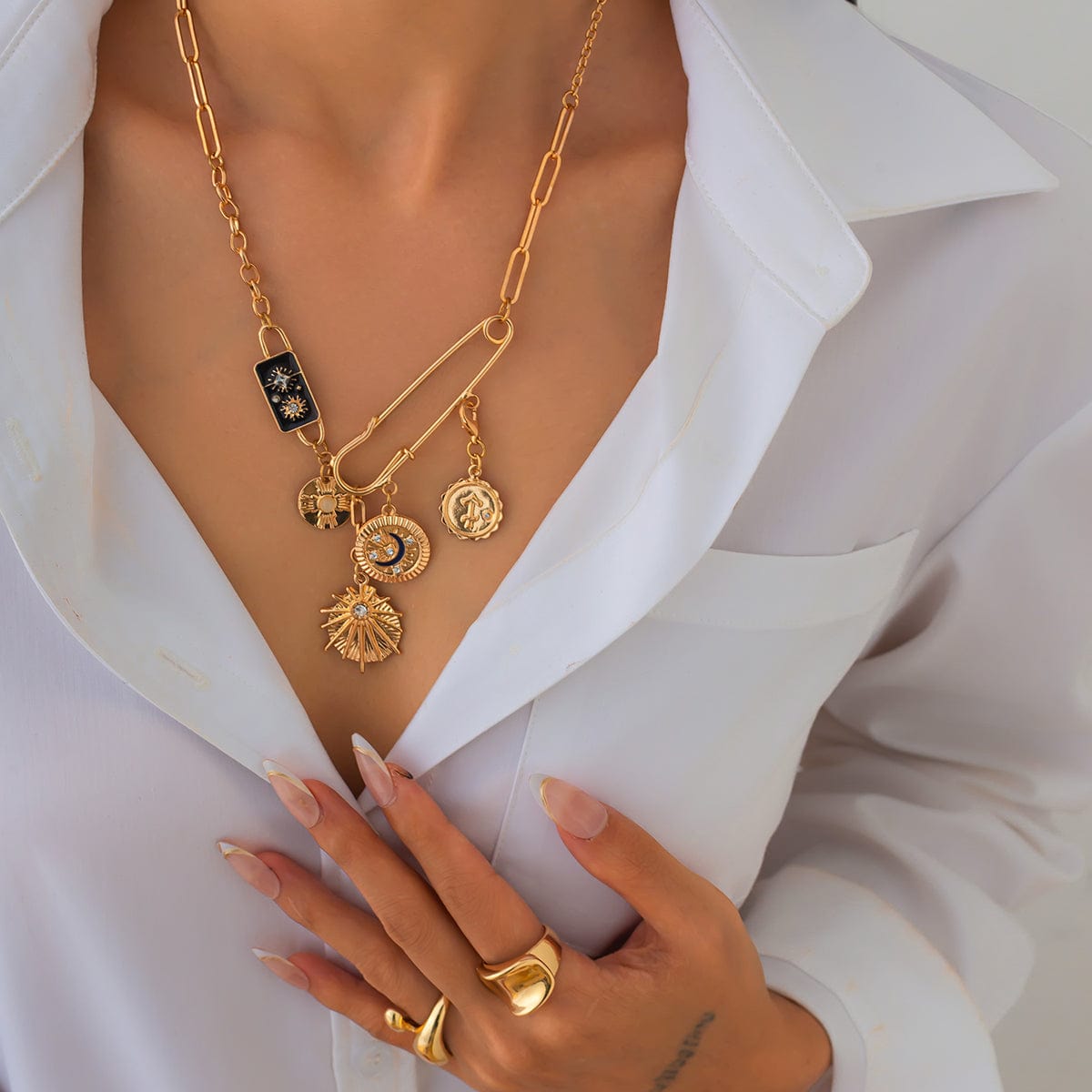 Elegant Rhinestone Inlaid Enamel Round Disk Square Charm Paperclip Necklace - ArtGalleryZen