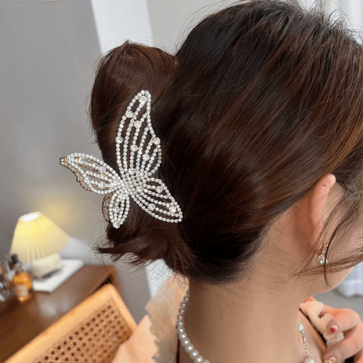 Elegant Rhinestone Pearl Inlaid Butterfly Chignon Claw Clip Hair Clip