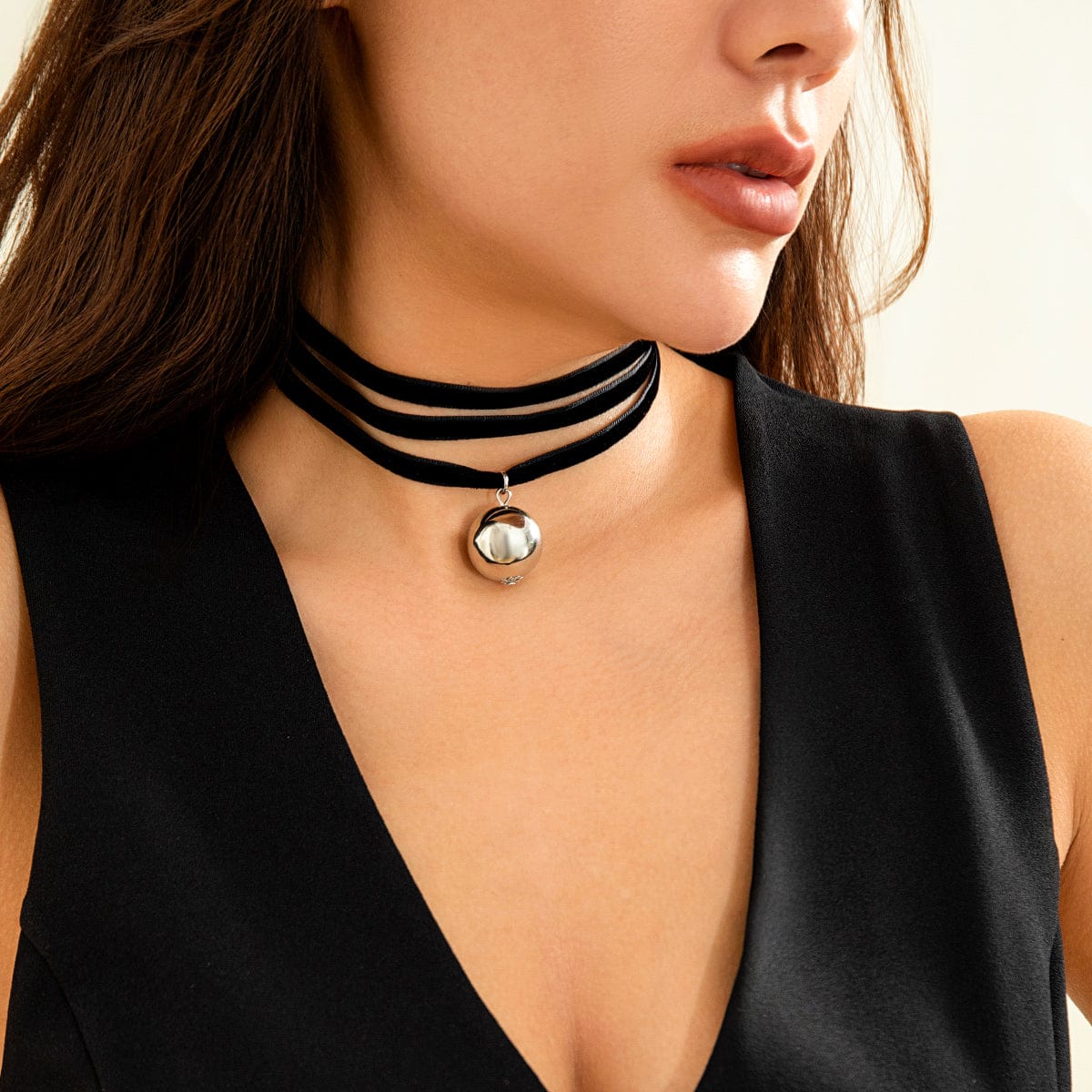 Elegant Velet Orb Pendant Chocker Necklace - ArtGalleryZen