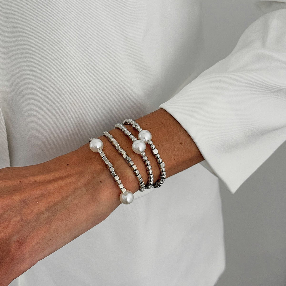 Geometric 4pcs Gold Silver Tone Pearl Square Beaded Bracelet Set - ArtGalleryZen