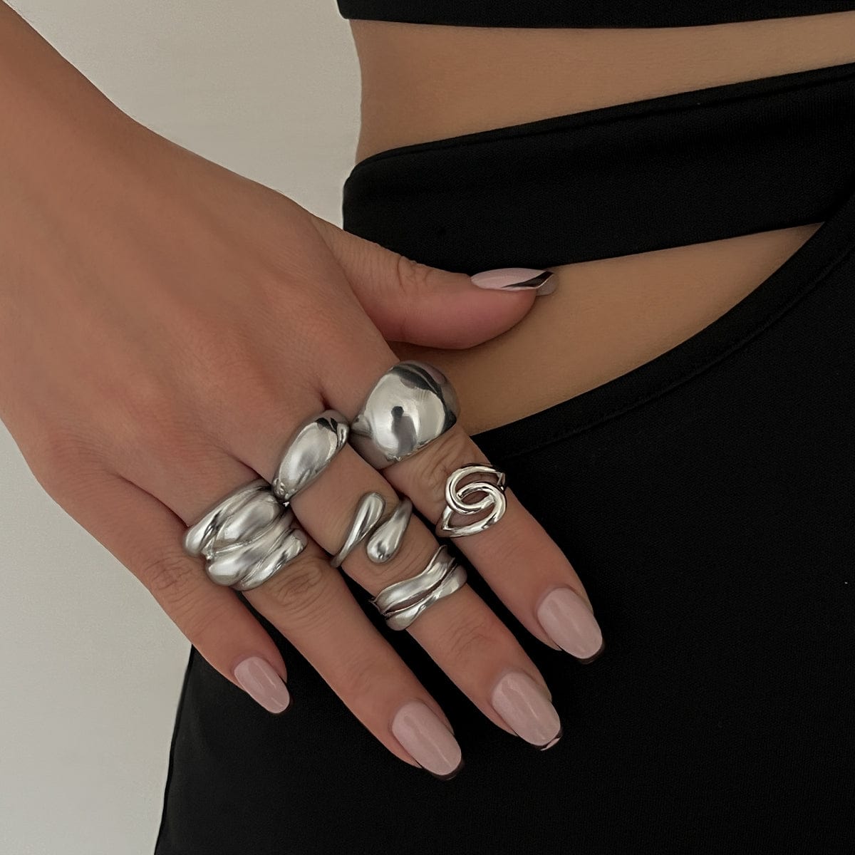 Geometric 6pcs Chunky Wave Hollow Pattern Stackable Ring Set