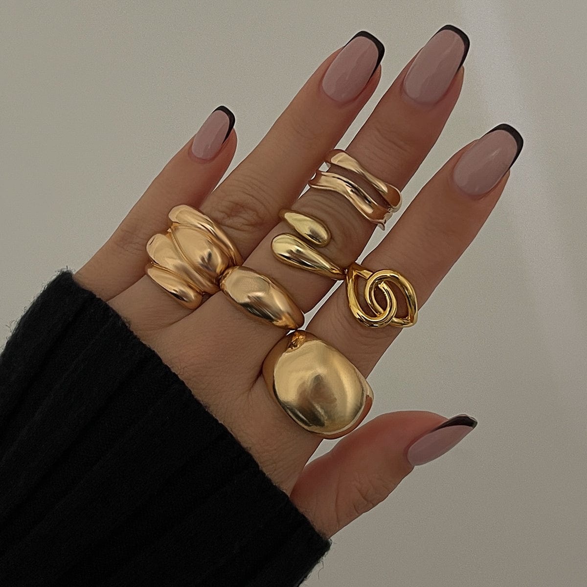 Geometric 6pcs Chunky Wave Hollow Pattern Stackable Ring Set