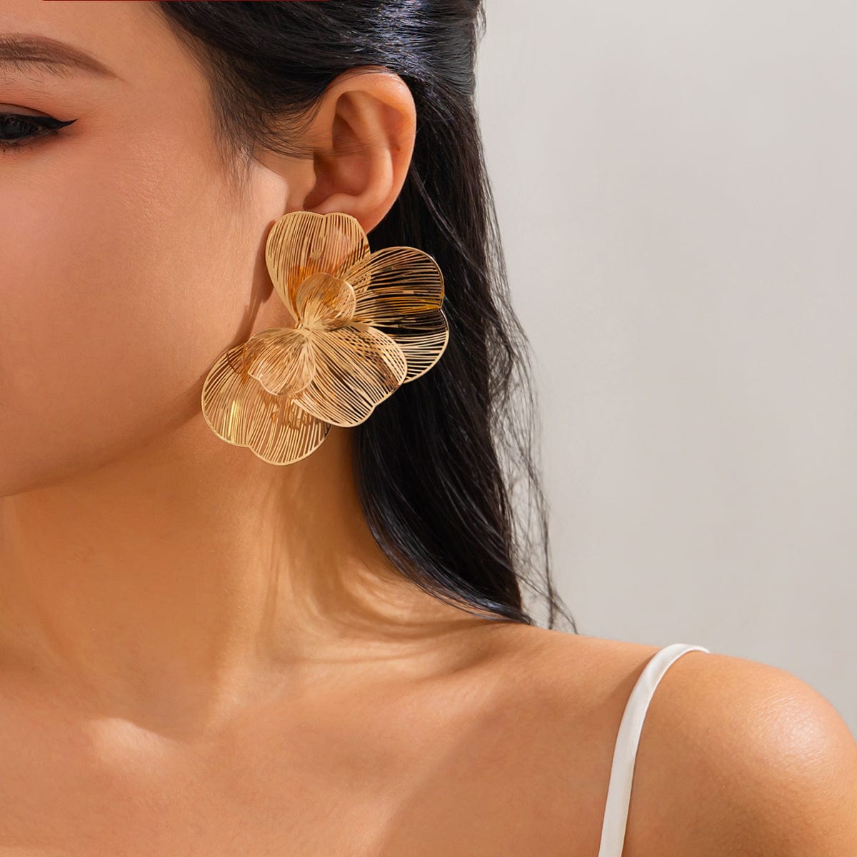 Geometric Chunky Hollow Ginkgo Leaf Earrings - ArtGalleryZen