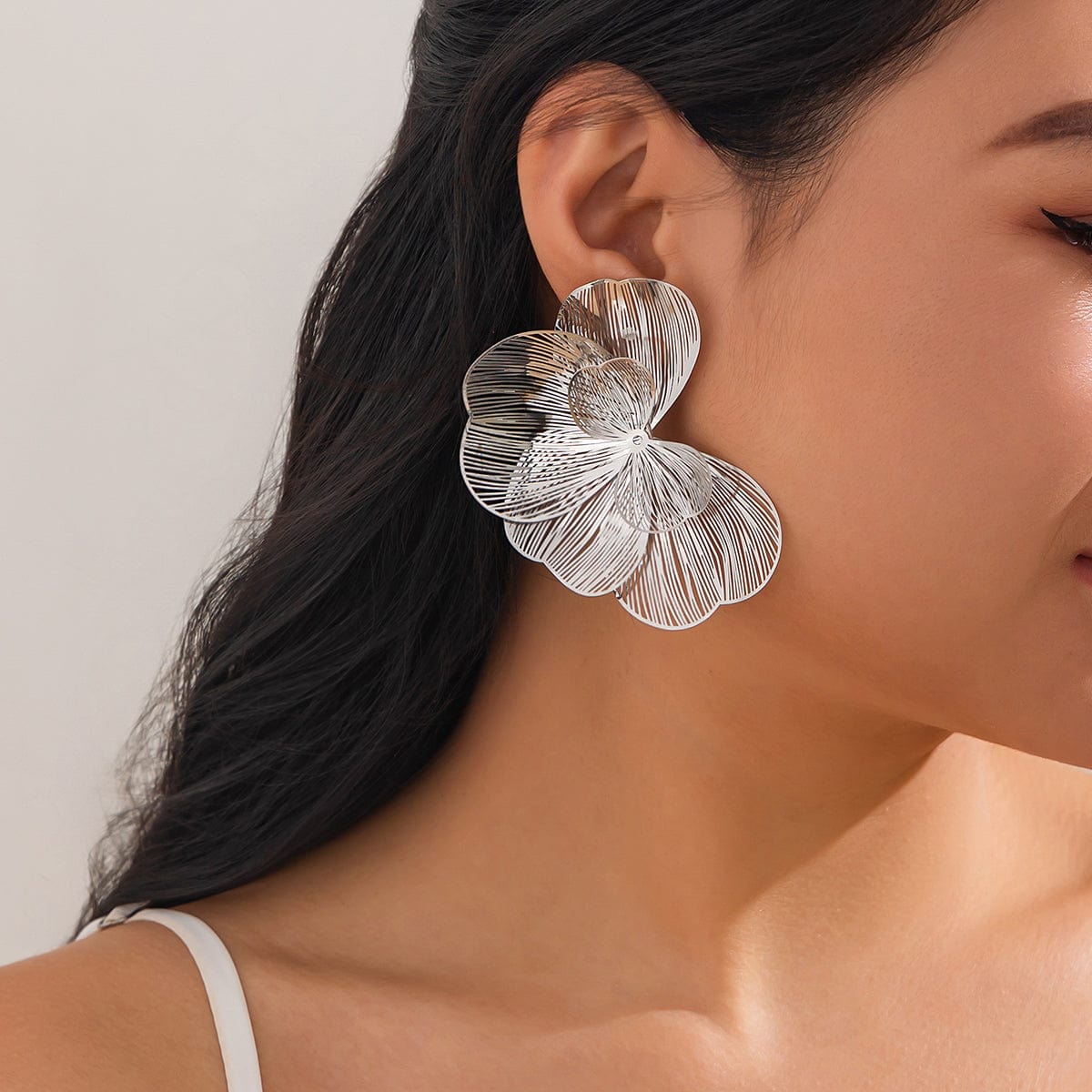 Geometric Chunky Hollow Ginkgo Leaf Earrings