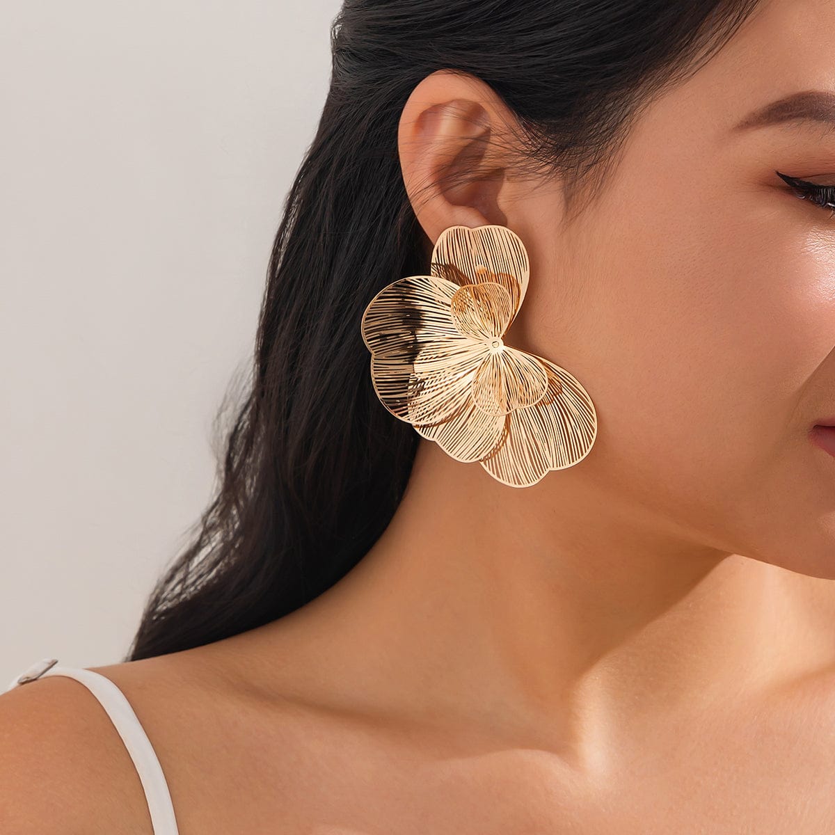 Geometric Chunky Hollow Ginkgo Leaf Earrings