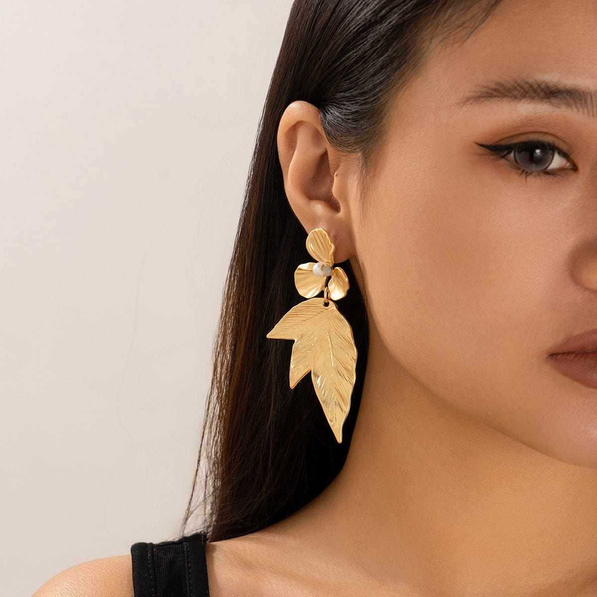 Geometric Chunky Pearl Floral Dangling Leaf Earrings