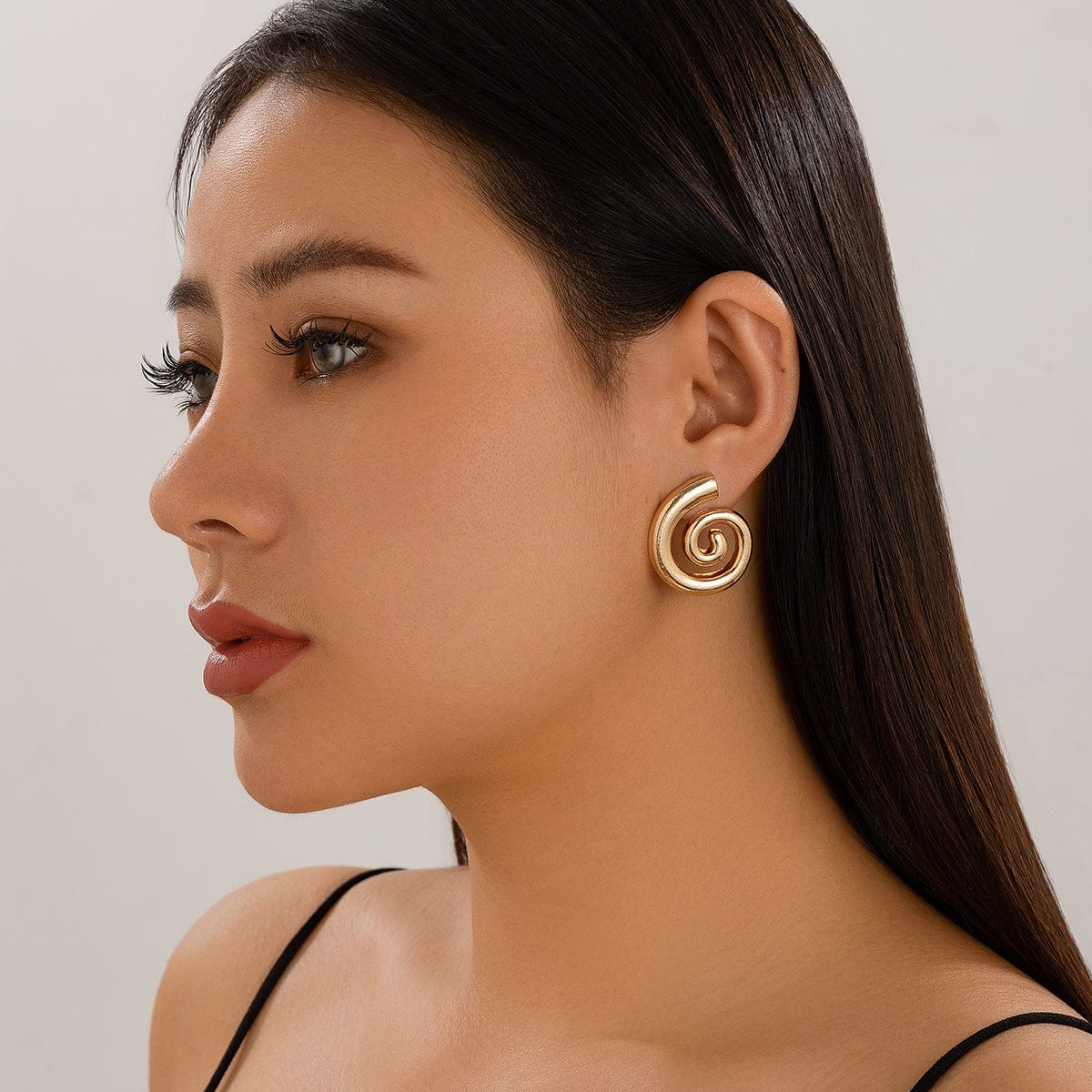 Geometric Chunky Spiral Round Stud Earrings