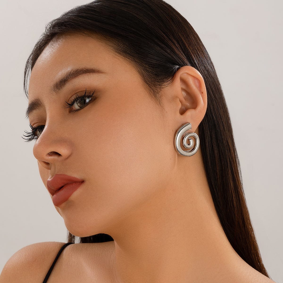 Geometric Chunky Spiral Round Stud Earrings