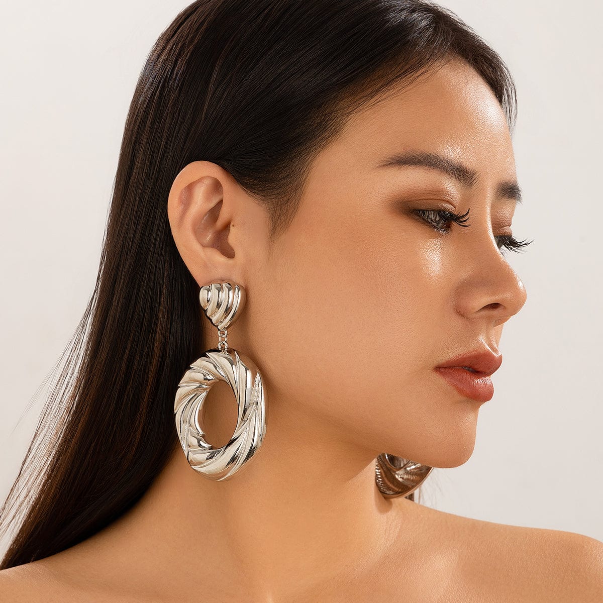 Geometric Chunky Textured Dangling Hoop Earrings