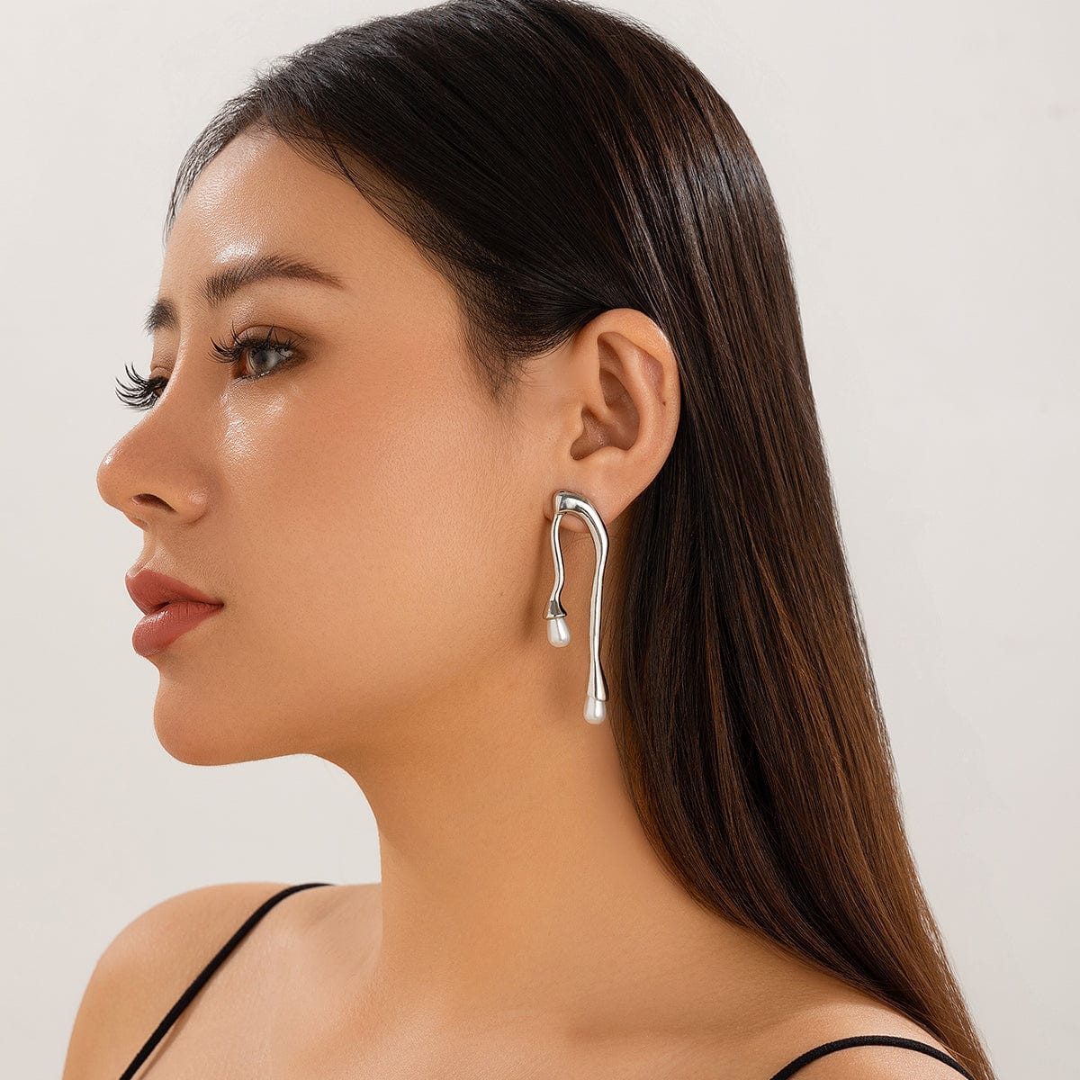 Geometric Dainty Pearl Crystal Flow Lava Earrings