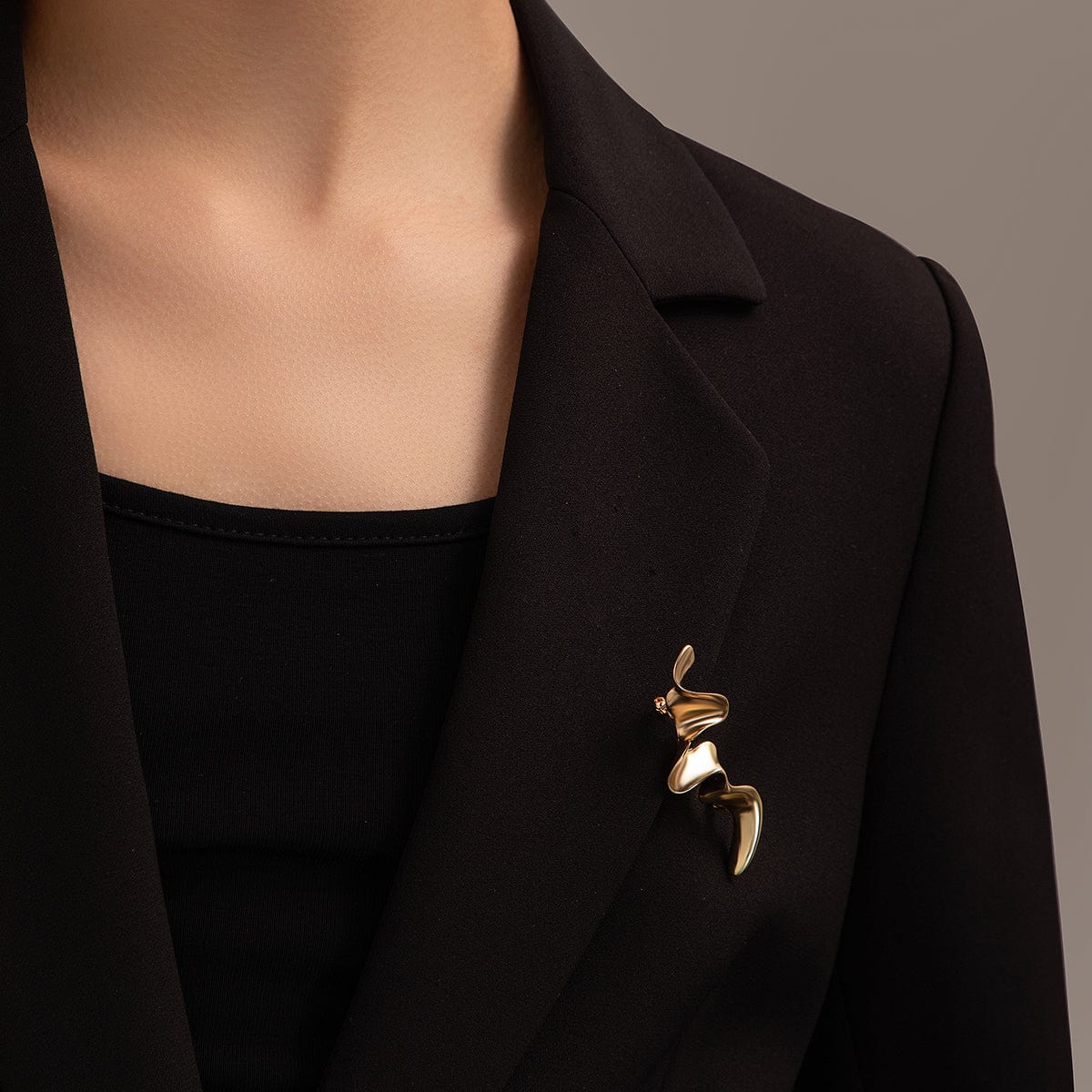 Geometric Gold Silver Plated Abstract Ribbon Pin Brooch