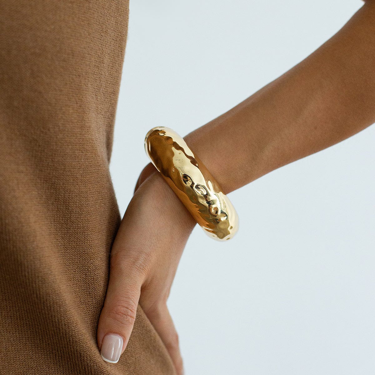 Geometric Gold Silver Plated Glossy Textured Bangle Bracelet - ArtGalleryZen