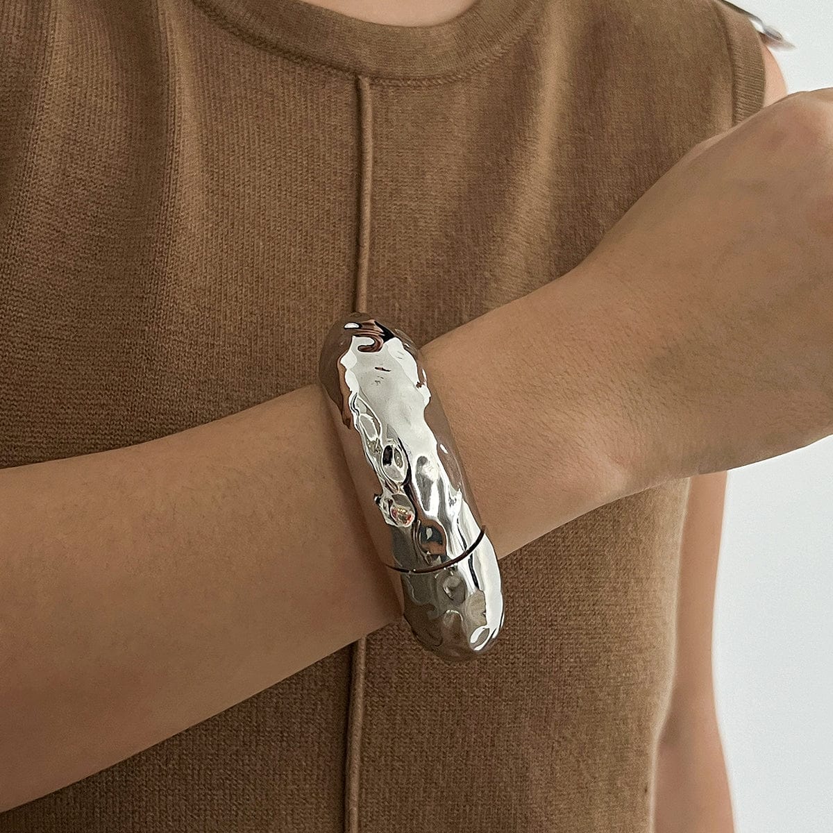 Geometric Gold Silver Plated Glossy Textured Bangle Bracelet - ArtGalleryZen