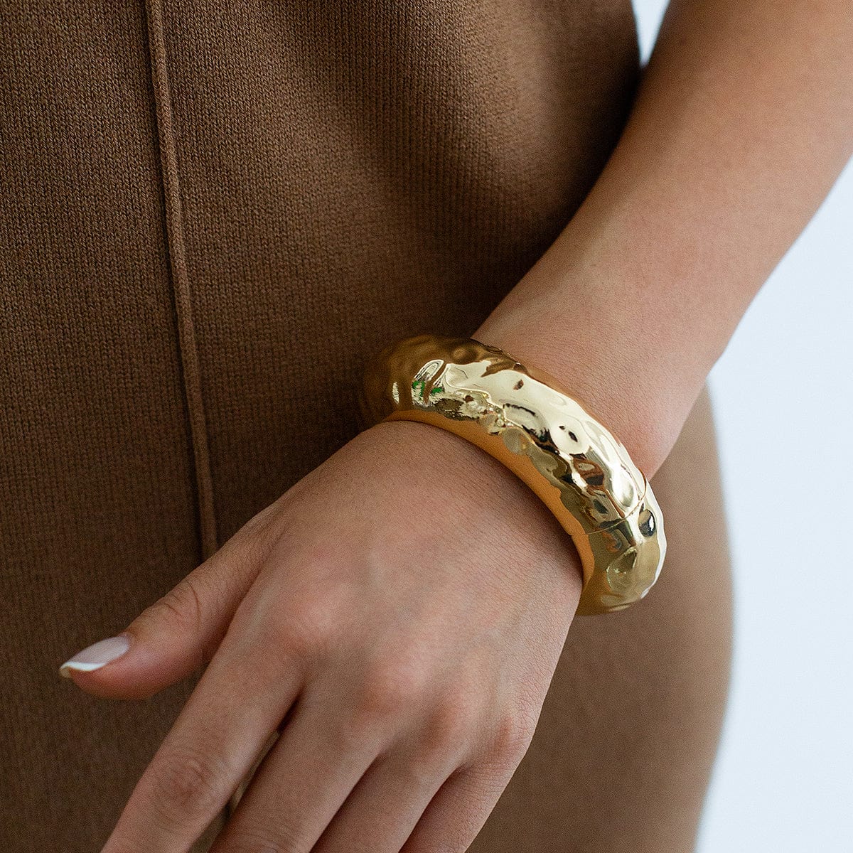 Geometric Gold Silver Plated Glossy Textured Bangle Bracelet - ArtGalleryZen