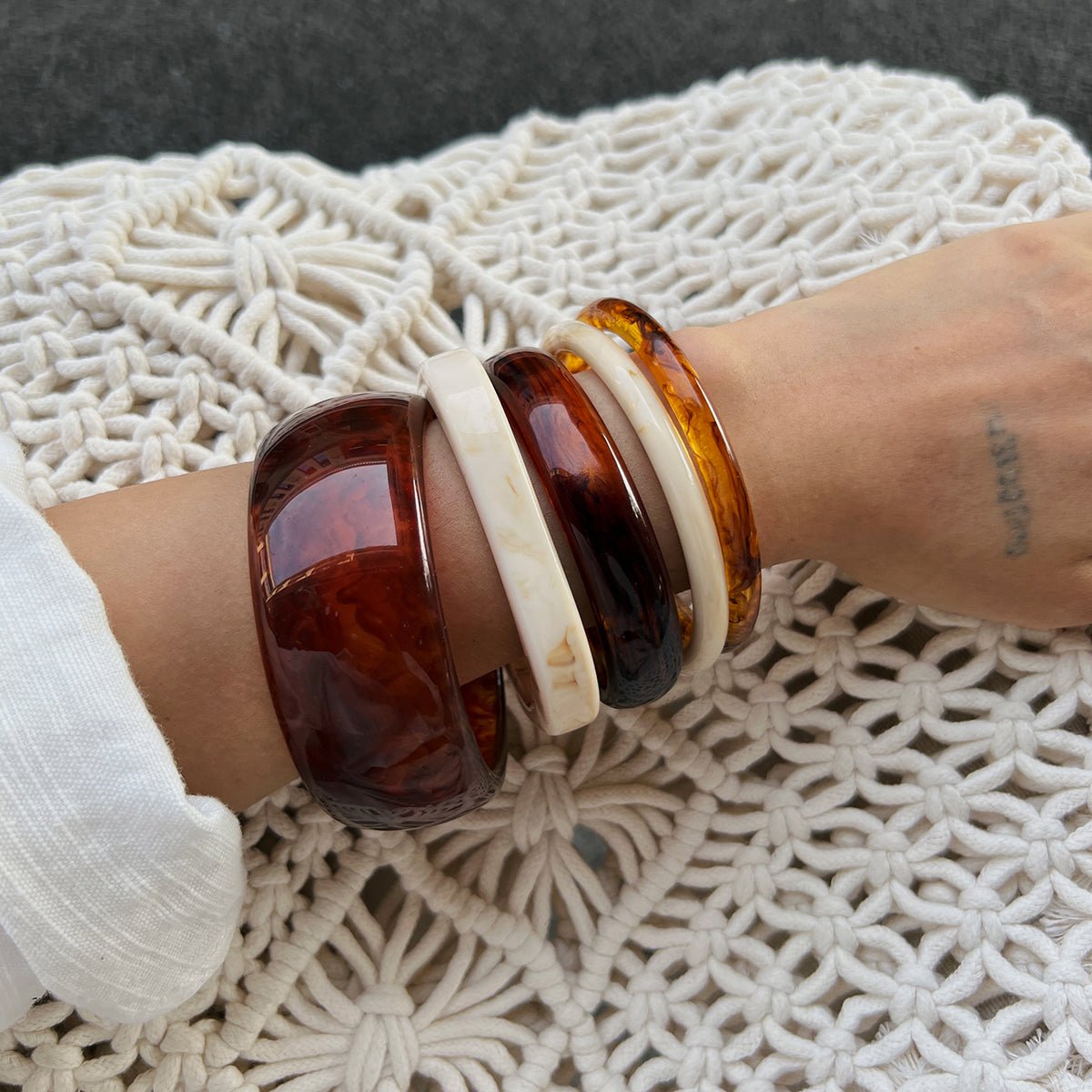 Geometric Irregular Gradient Resin Bangle Bracelet Set - ArtGalleryZen