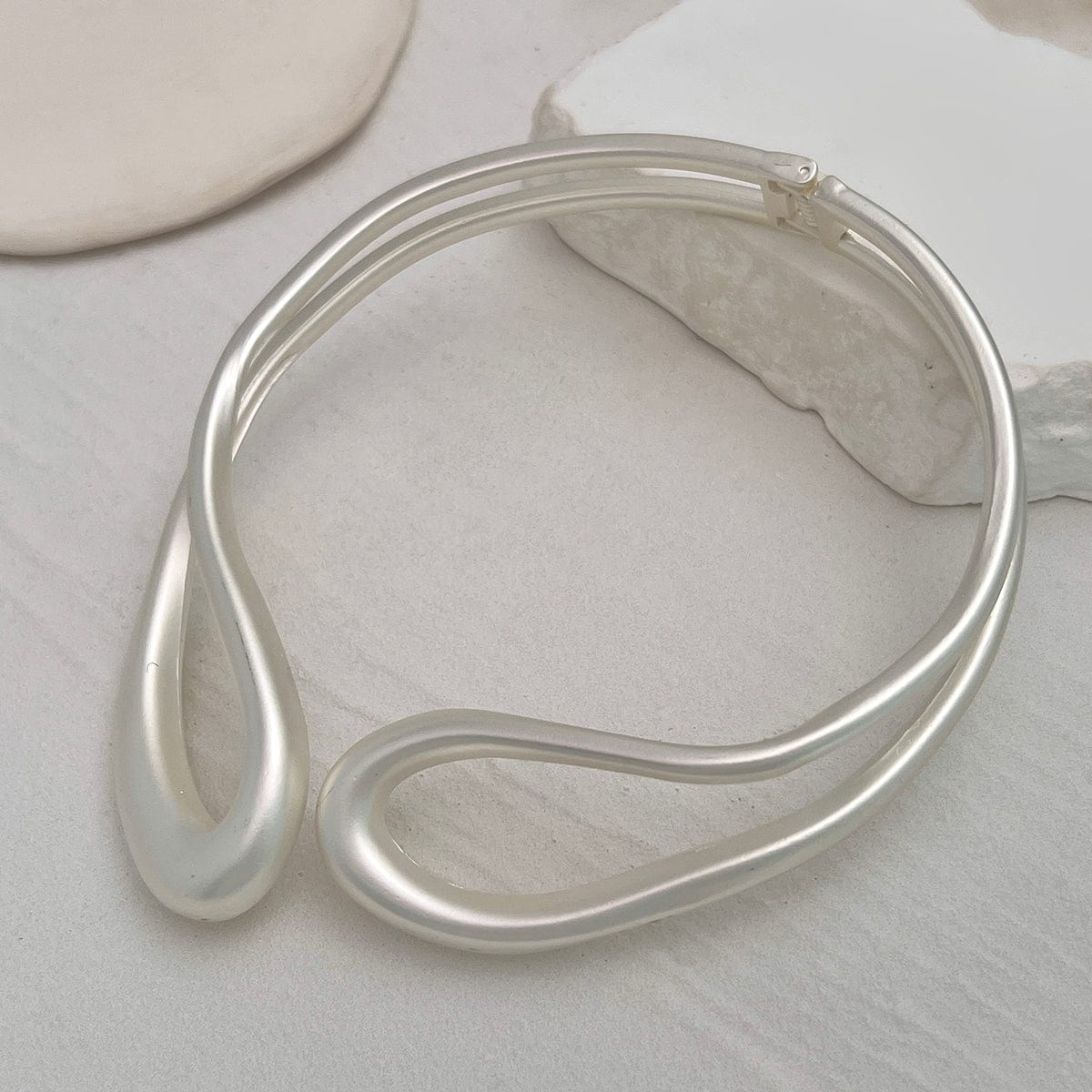 Geometric Irregular Hoop Frosted Collar Necklace - ArtGalleryZen