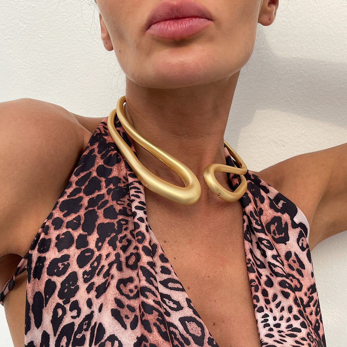 Geometric Irregular Hoop Frosted Collar Necklace - ArtGalleryZen