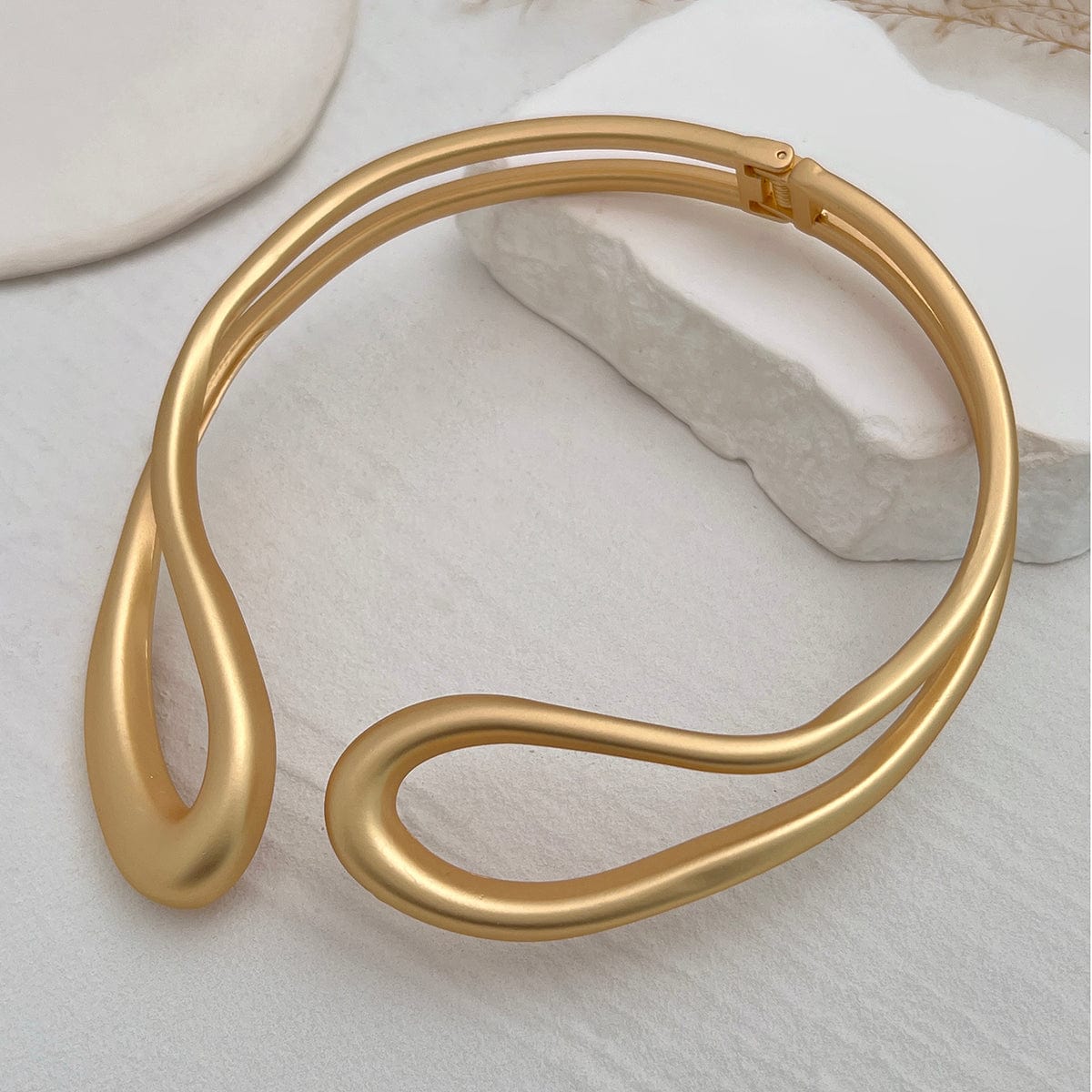 Geometric Irregular Hoop Frosted Collar Necklace - ArtGalleryZen