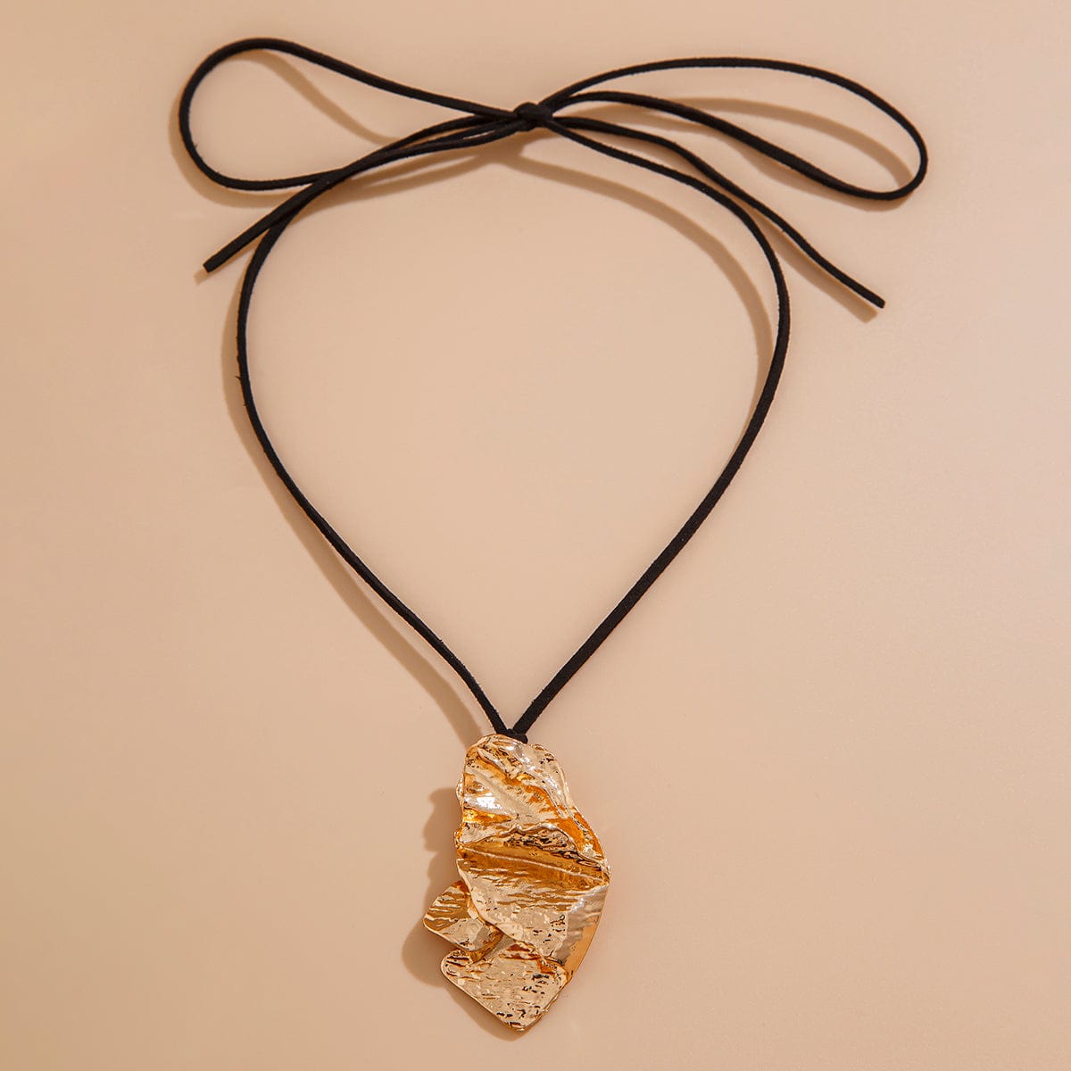 Geometric Irregular Pleated Pendant Velvet Necklace