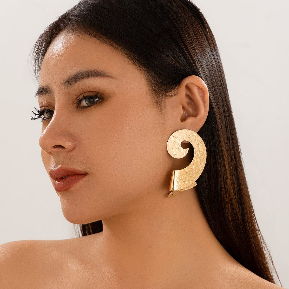 Geometric Metal Spiral Folding Pattern Earrings