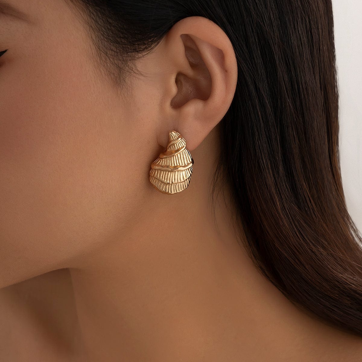 Geometric Metallic Conch Shaped Earrings