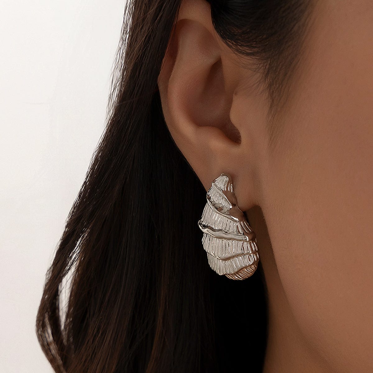 Geometric Metallic Conch Shaped Earrings