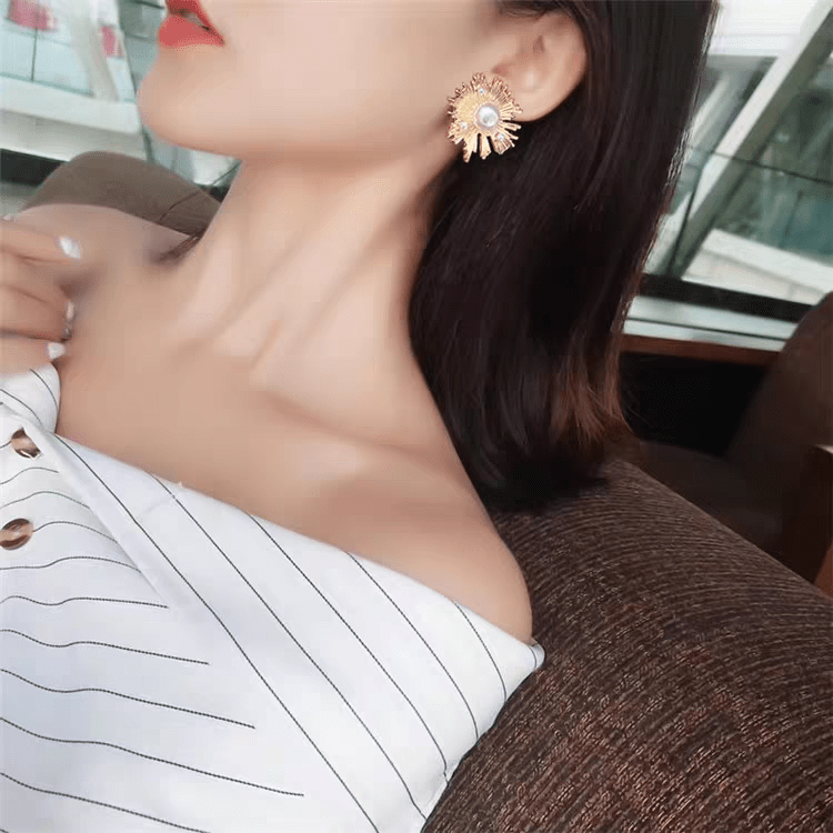 Geometric Metallic Pearl Earrings - ArtGalleryZen