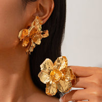 Thumbnail for Geometric Metallic Pleated Flower Stud Earrings