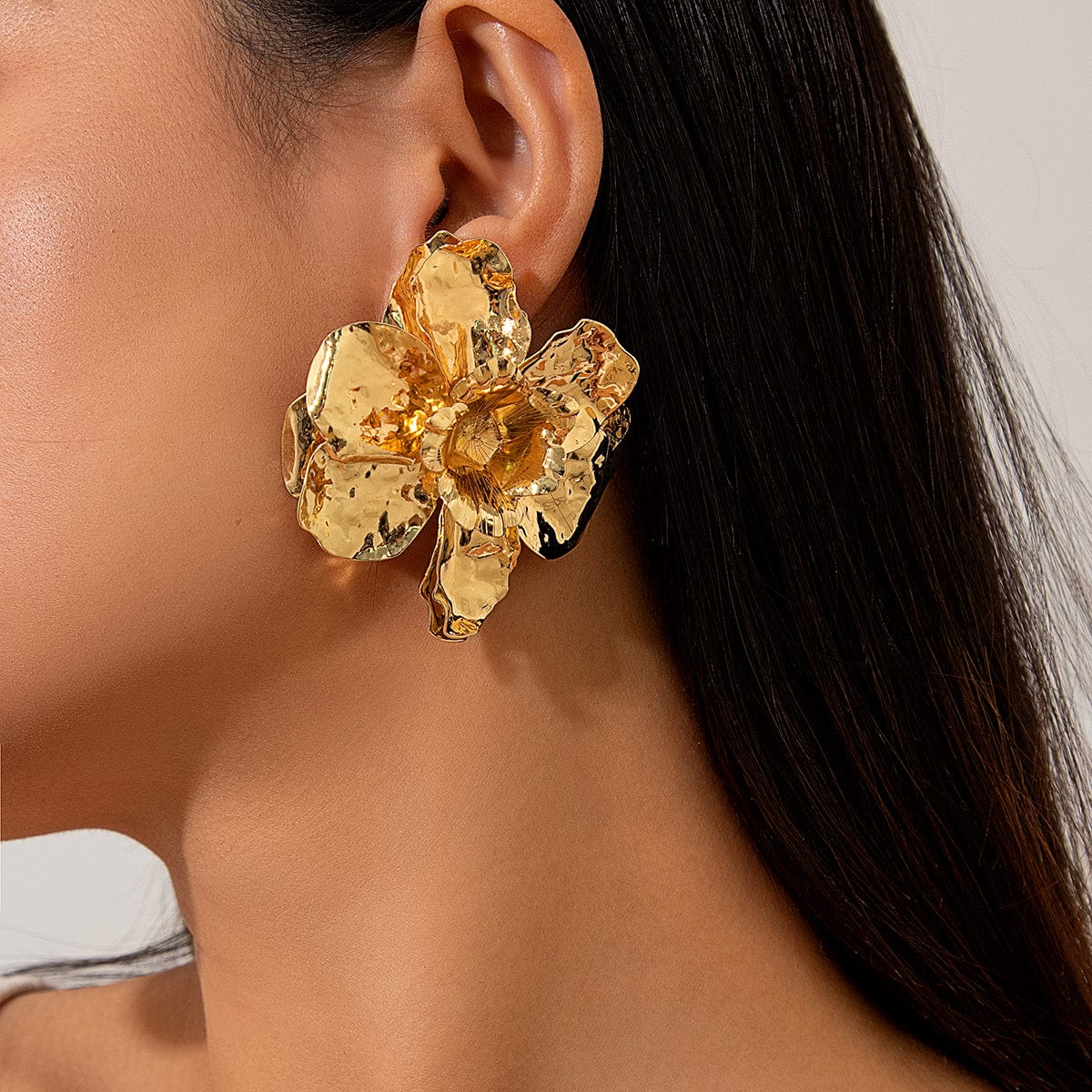 Geometric Metallic Pleated Flower Stud Earrings