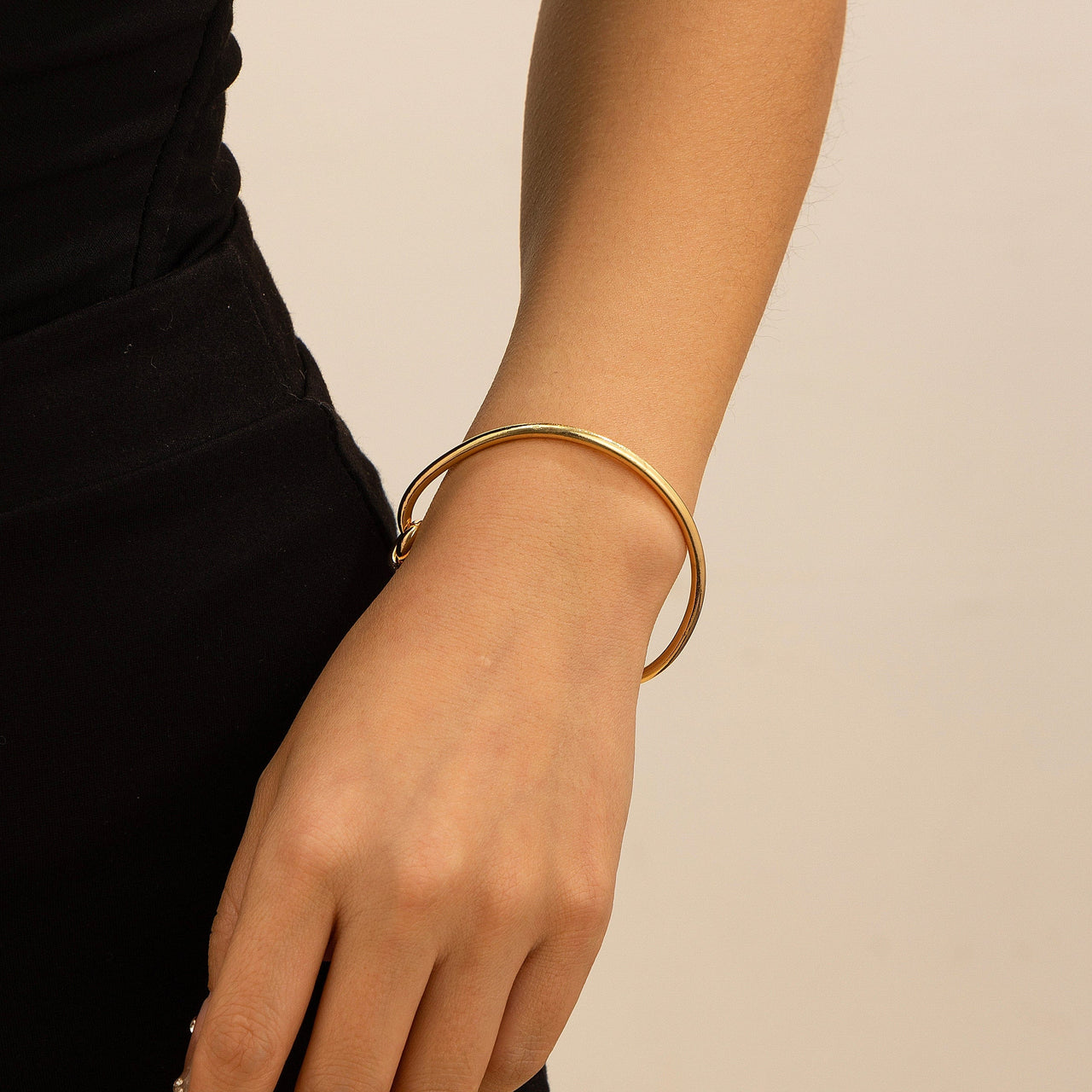 Geometric Minimalist Double Knotted Bangle Bracelet