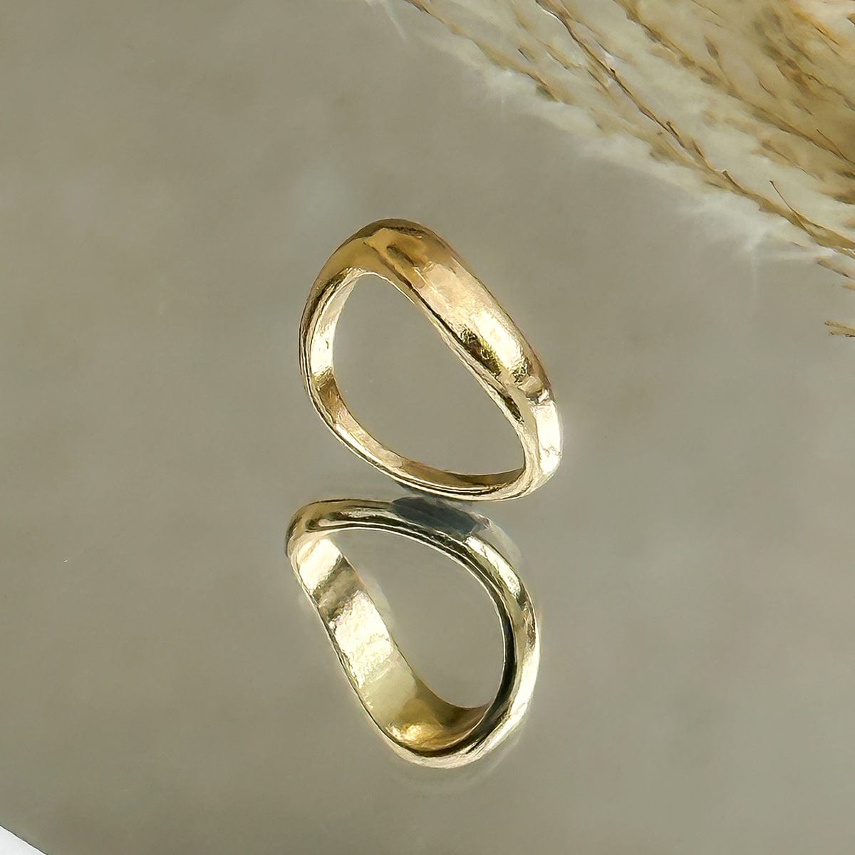 Geometric Minimalist Gold Silver Plated Curved Ring - ArtGalleryZen