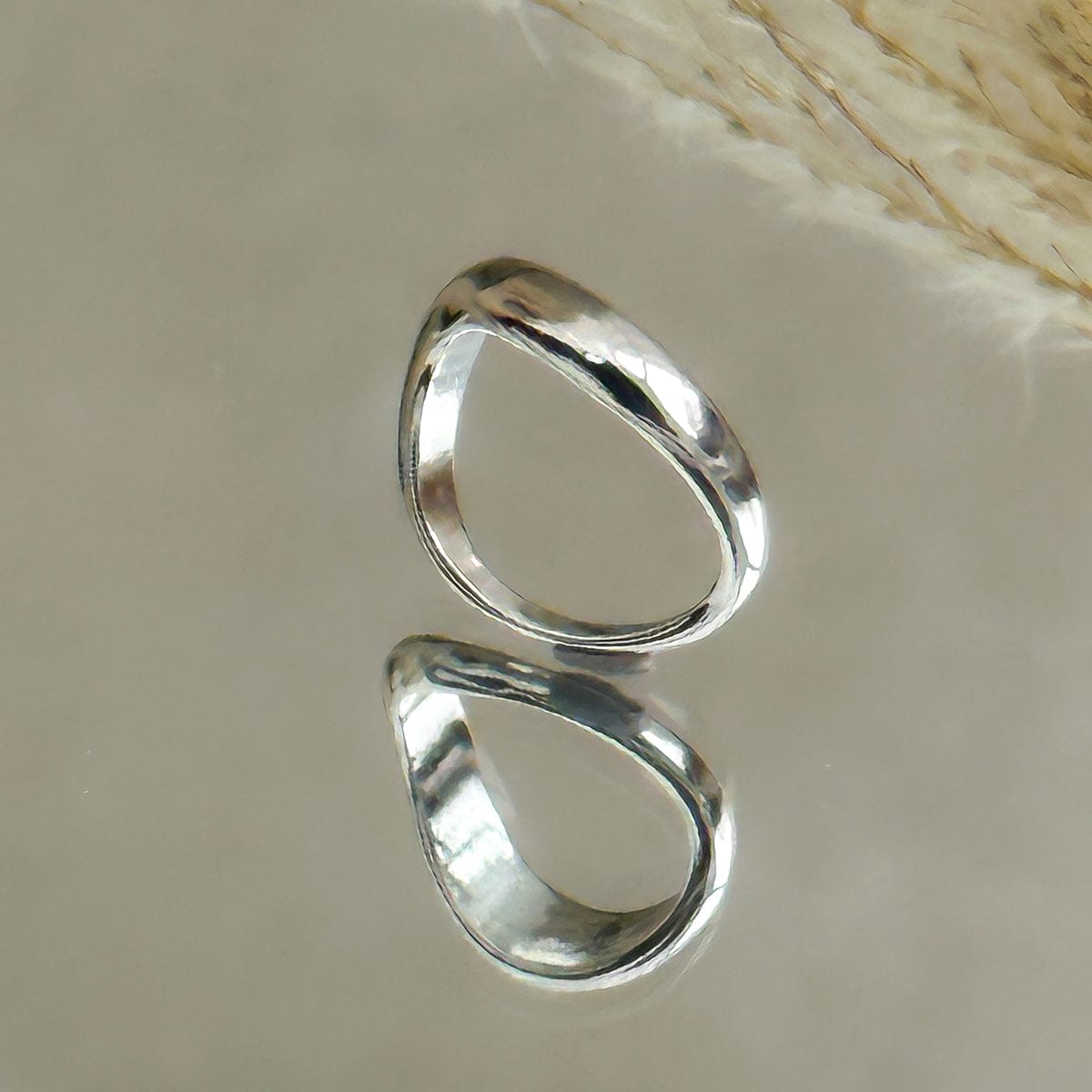 Geometric Minimalist Gold Silver Plated Curved Ring - ArtGalleryZen