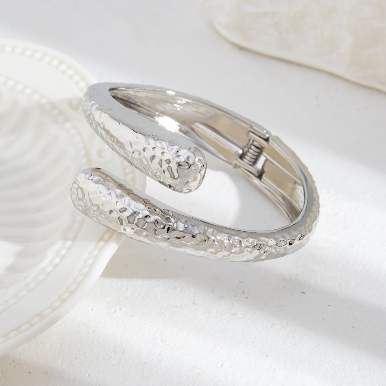 Gold Silver Tone Hammered Waterdrop Bangle Bracelet - ArtGalleryZen