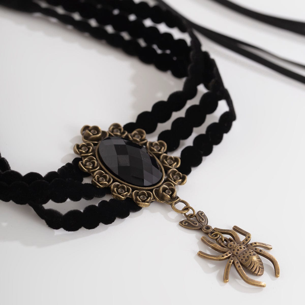 Gothic Crystal Inlaid Spider Pendant Velvet Choker Necklace