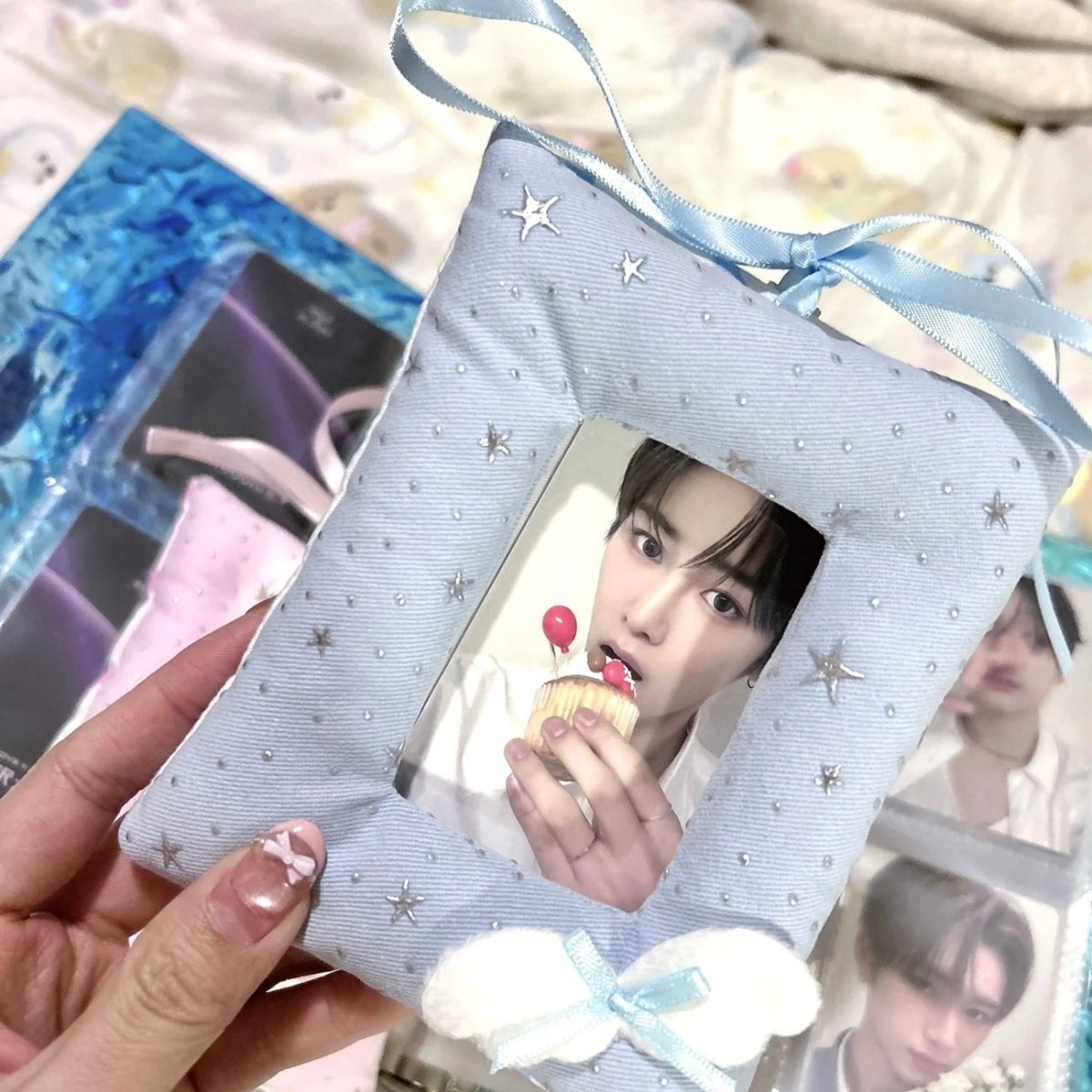 Handmade Wing Star Fabric Photocard Holder Keychain Kpop Card Display - ArtGalleryZen
