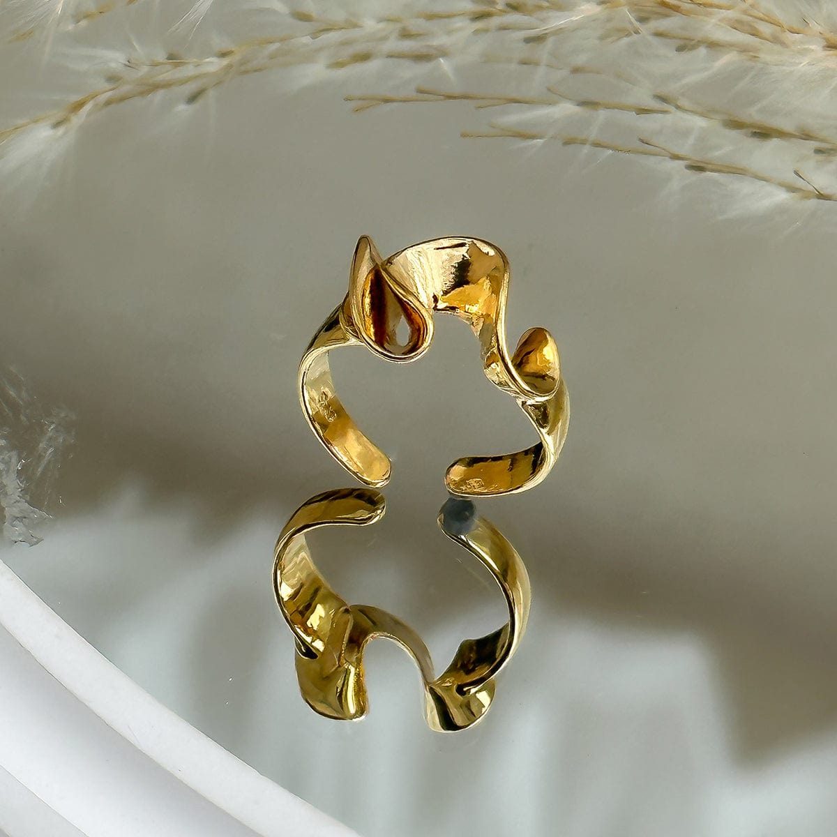 Irregular Abstract Curved Ribbon Open Ring